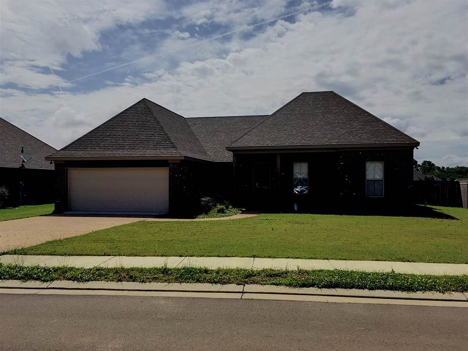 2nd image of 1982 E Ridge Cir