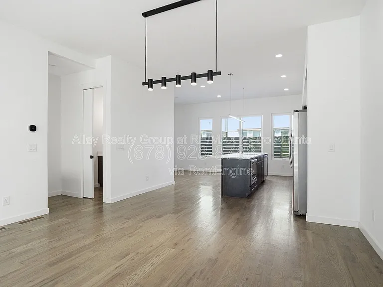 1463 La France St NE #8 — Photo 8