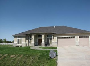 833 E Saddle Rd, Grantsville, UT 84029