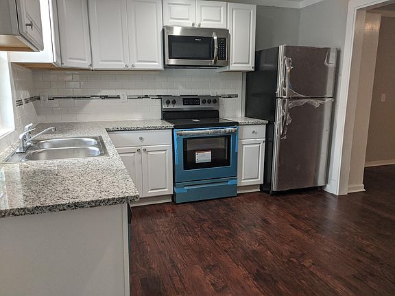 2nd image of 143 E Catawba Ave APT D