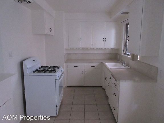 5th image of 228 S Mariposa Ave APT 7