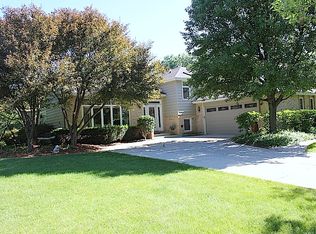 1259 Leverenz Rd, Naperville, IL 60564