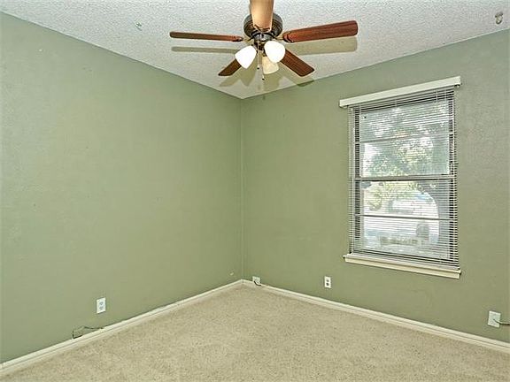 4th image of 907 Speer Ln