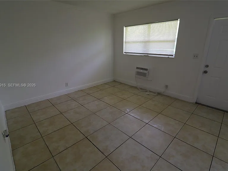 1341 NE 5th Ter #3 — Photo 26
