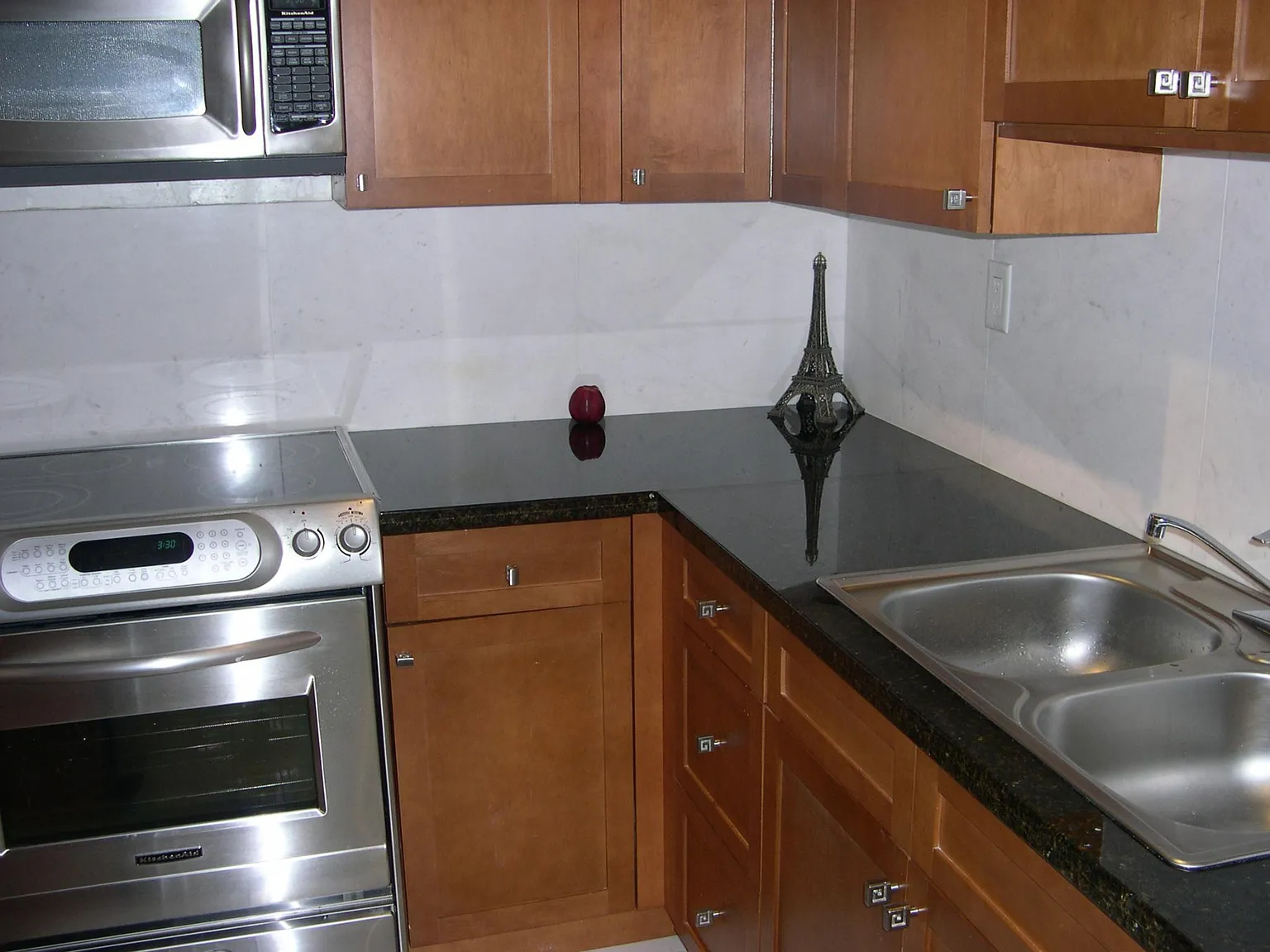 1 bed, 840 sqft, $3,200 — Photo 3