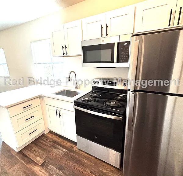 1607 SW Montgomery St #6 — Photo 11