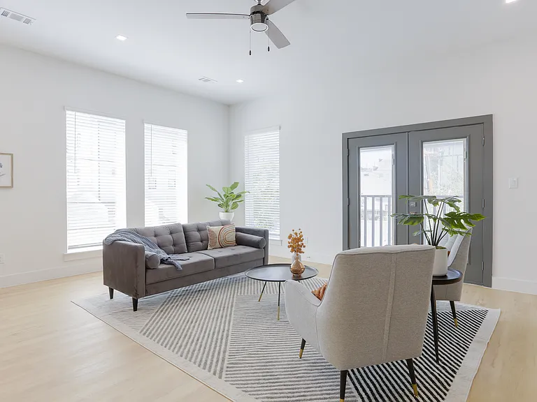 2805 Weisenberger St #503 — Photo 7