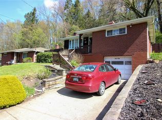 2979 Sebolt Rd, South Park, PA 15129