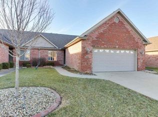 1705 Dunraven Rd, Bloomington, IL 61704