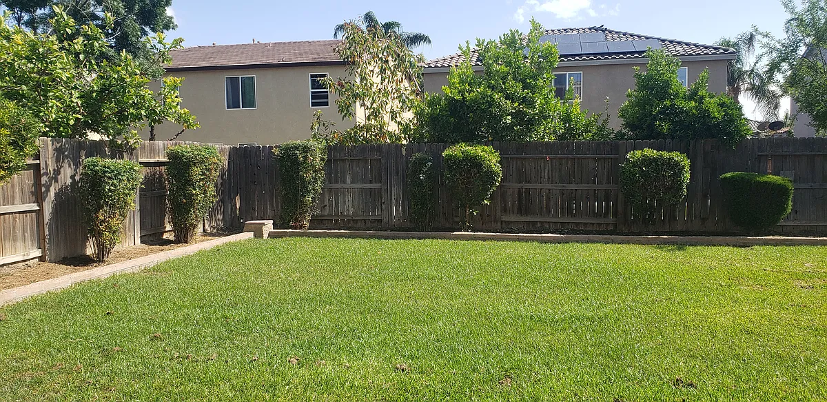 Building Photo - 5515 Viewcrest Dr
