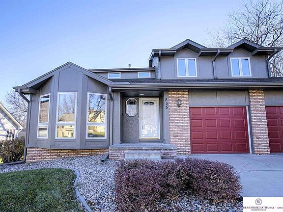 2nd image of 805 Elm Hurst Dr