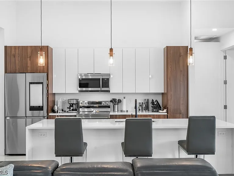 2506 SW Embers Ter — Photo 14