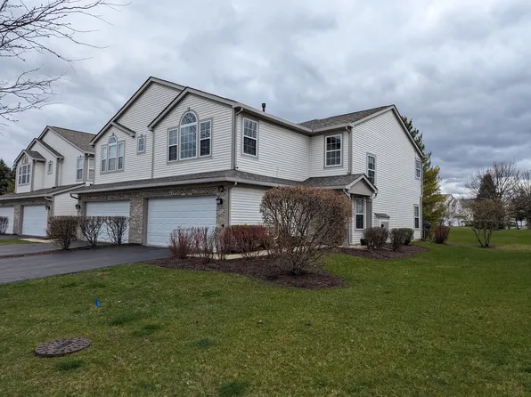 1951 Candlelight Cir #4, Montgomery, IL 60538