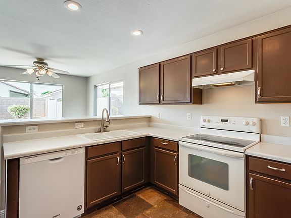 2nd image of 1122 W Villa Maria Dr
