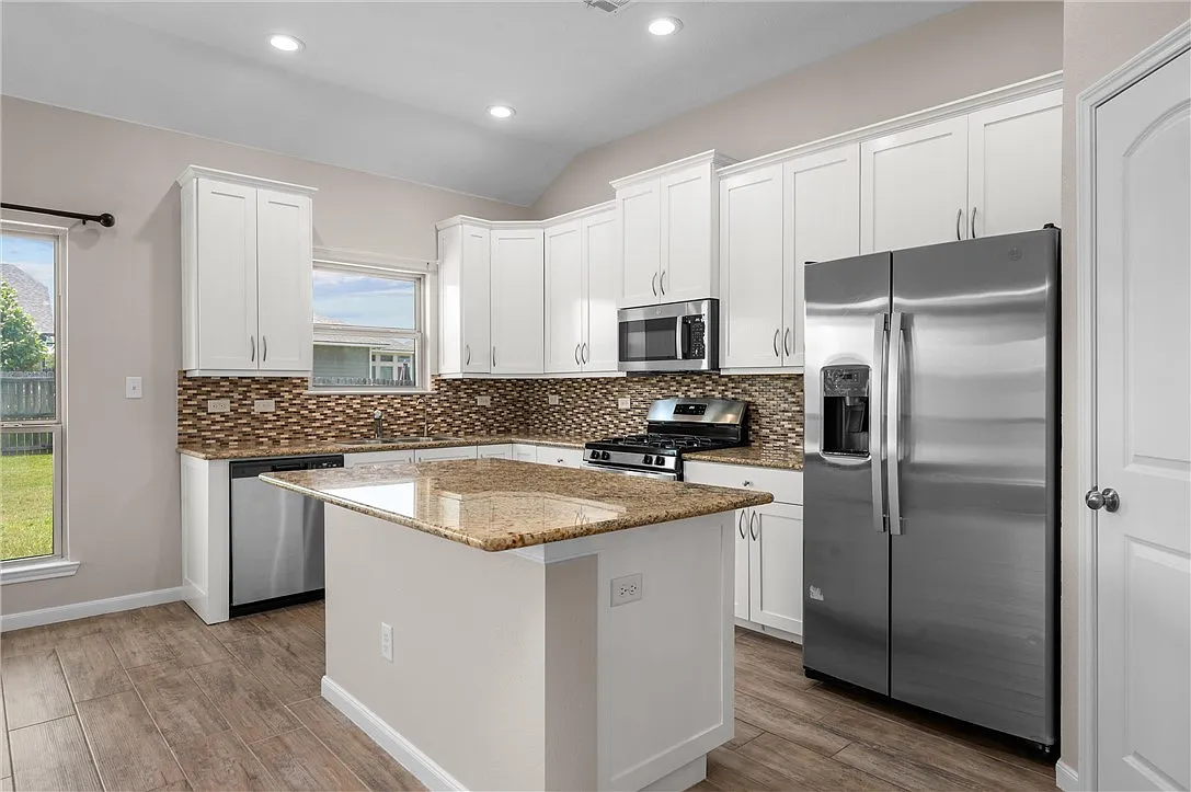 3 bed, 1507 sqft, $2,050 — Photo 4