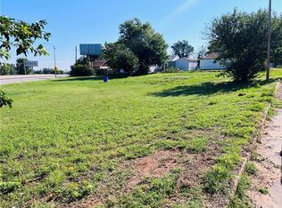 1717 Avant Ave #24, Clinton, OK 73601