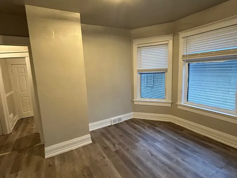 2010-2014 W Pierce St 2014 — Photo 8