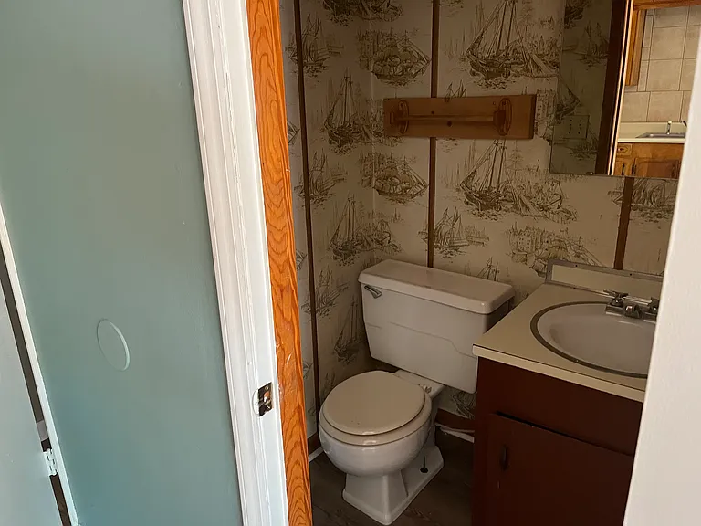 210 Richardson St #B — Photo 6