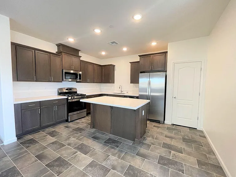 4211 Candle Ct — Photo 5