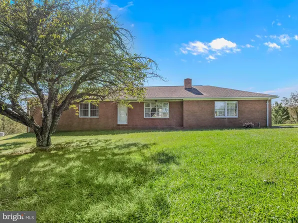 25 Pancione Loop, Augusta, WV 26704