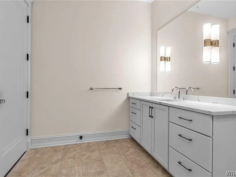 674 Main St #3 — Photo 42