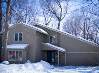 5501 Zumbra Ln, Excelsior, MN 55331