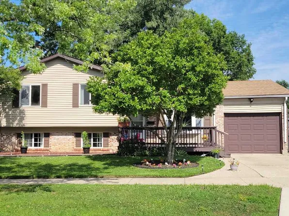 16807 Meadowdale Dr, Oak Forest, IL 60452