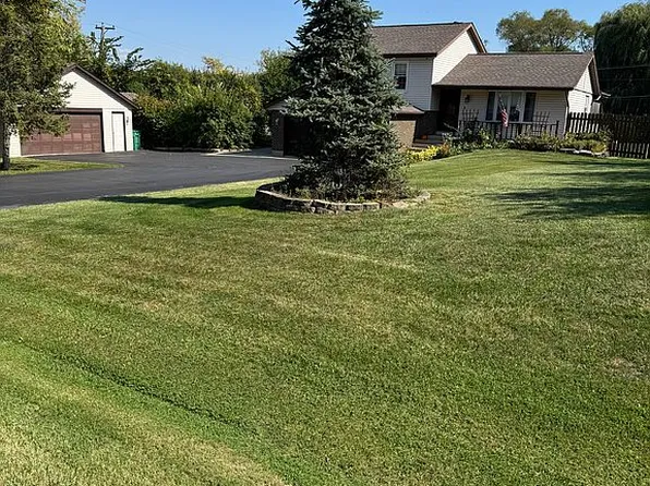 25225 N Virginia Ave, Lake Zurich, IL 60047