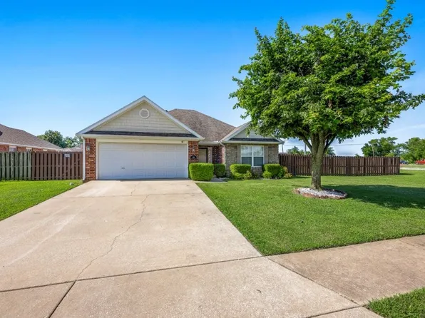 100 E Southpointe Ave, Rogers, AR 72758