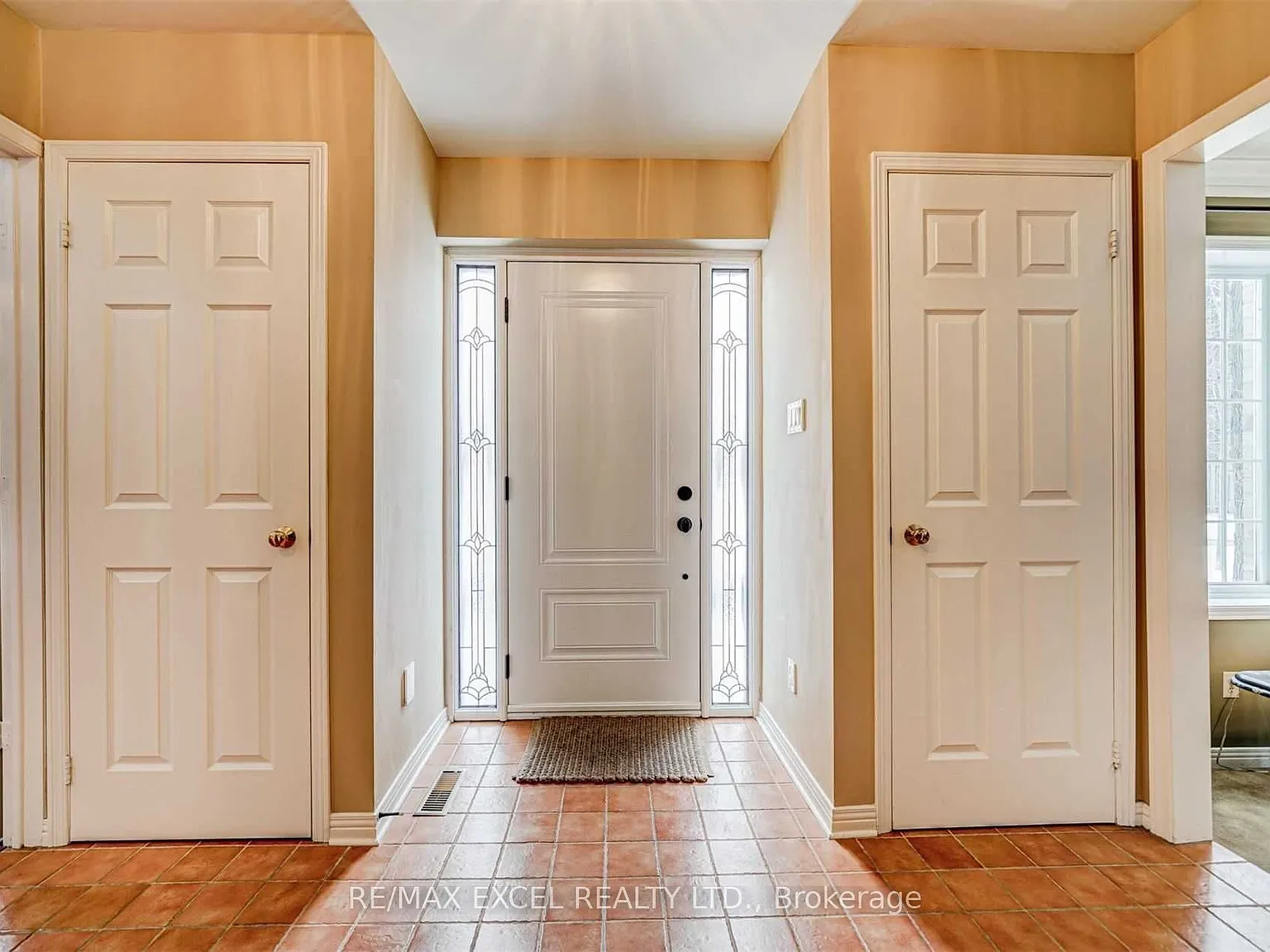 5 bed, $5,300 — Photo 2