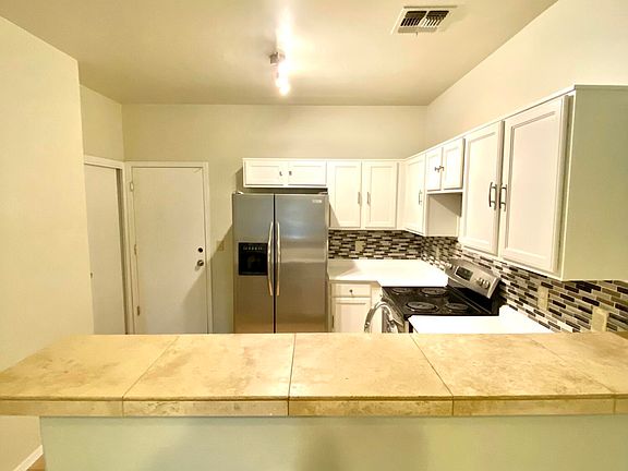 5th image of 3732 E Drexel Manor Stra