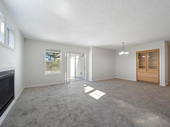 5th image of 4011 Evergreen Ave
