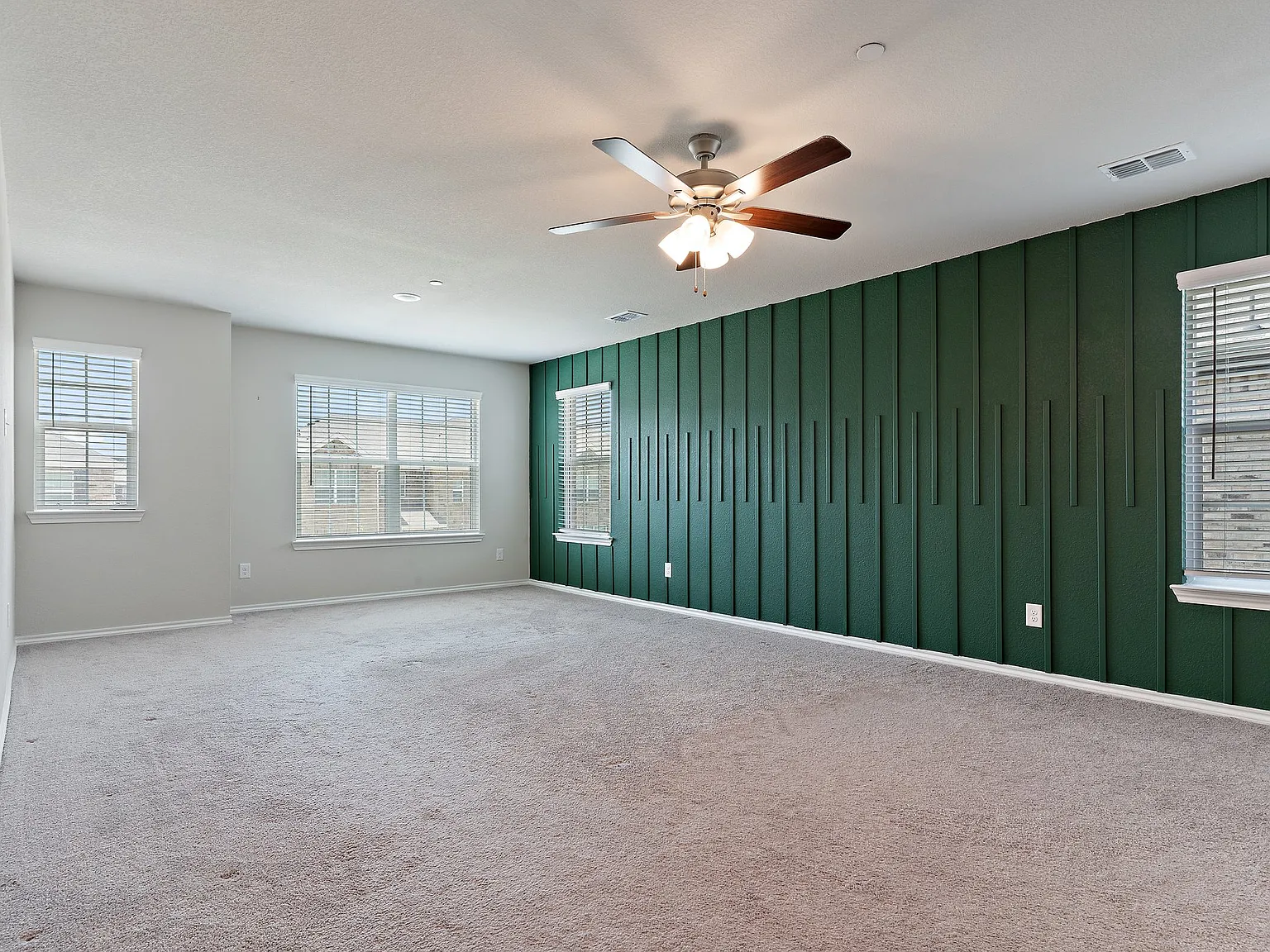 3 bed, 1760 sqft, $2,450 — Photo 4