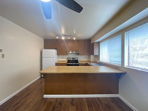 4th image of 148 Clay St #B