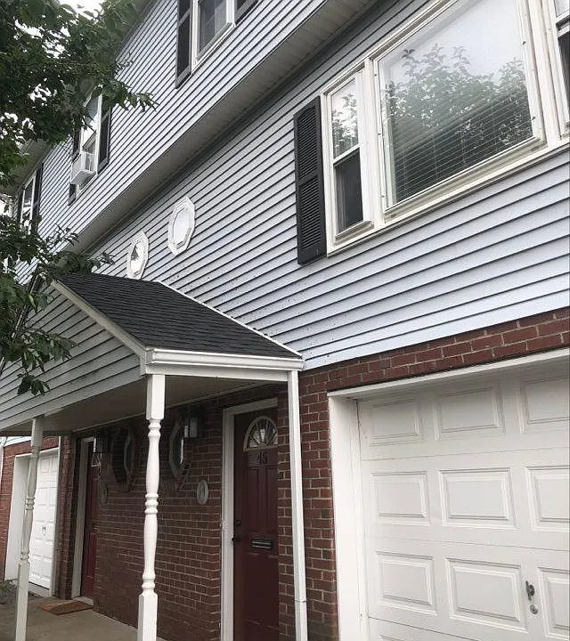 45 Leverett Ave