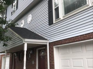 45 Leverett Ave, Revere, MA 02151