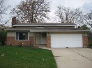 860 Southampton St, Auburn Hills, MI 48326