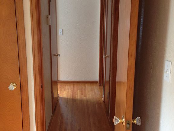 Hardwood flooring/hallway