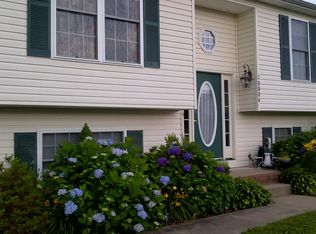 10804 Hamiltons Crossing Dr, Fredericksburg, VA 22408