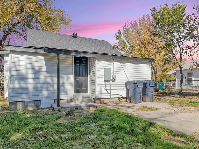 2440 NW 3rd St — Photo 41