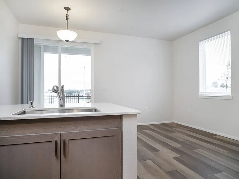 1 Bedroom - 591sqft 1 Bedroom - 591sqft