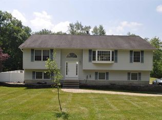 3 Justbrand Ln, Poughkeepsie, NY 12603