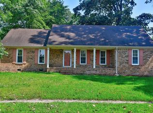 2504 Roundtree Cir, Chesapeake, VA 23323