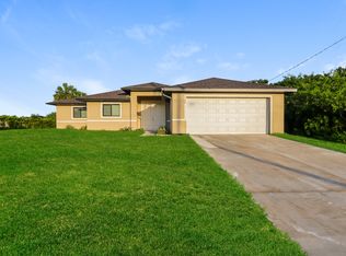 520 Kilgour Ave S, Lehigh Acres, FL 33974