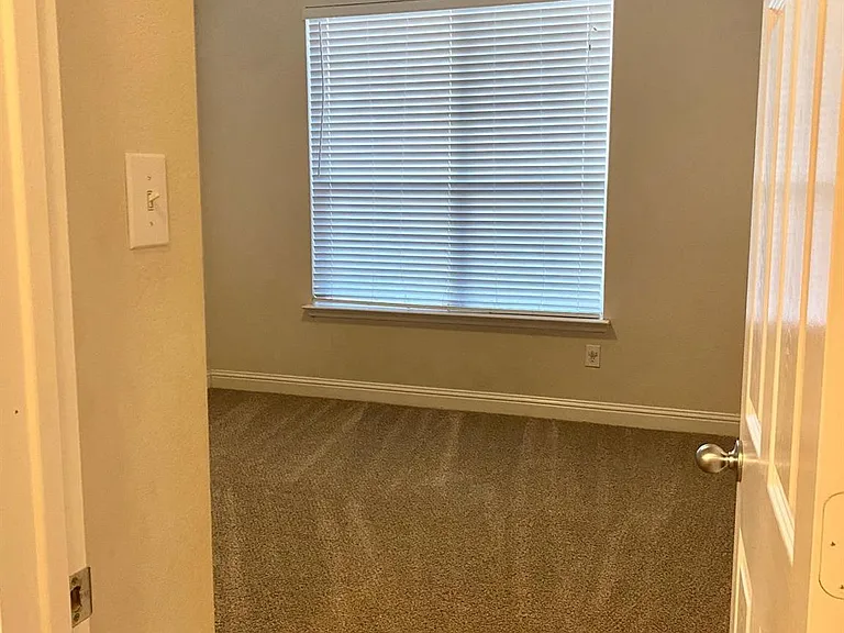 518 Remington Chase Ct — Photo 12