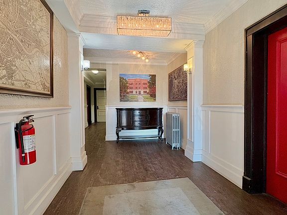 4th image of 2013 Eastern Pkwy APT 8