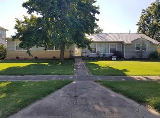 711 Oak St, Burden, KS 67019