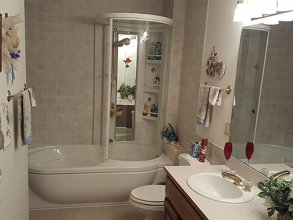 2nd image of 923 Palora Cir