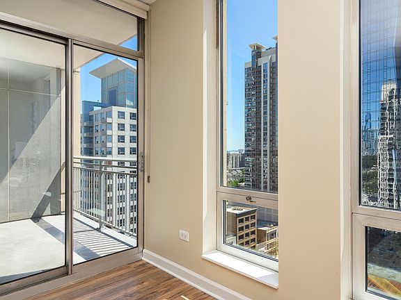 4th image of 1250 S Michigan Ave APT 1810