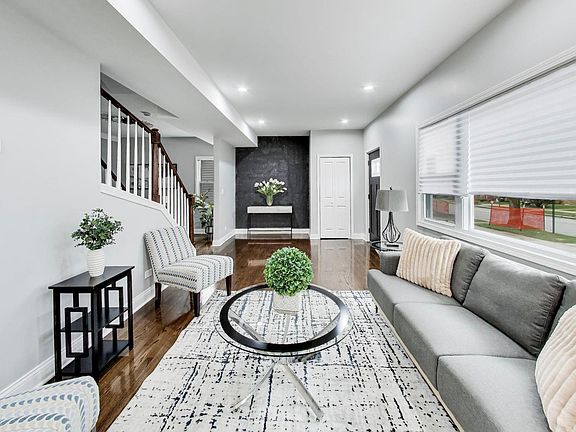 3rd image of 2227 Foster St